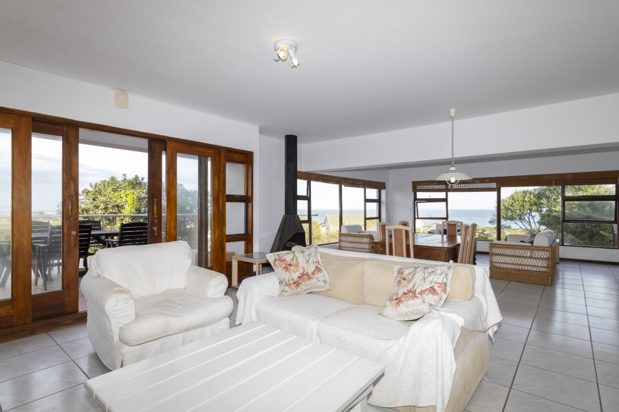 8 Bedroom Property for Sale in West Beach Eastern Cape